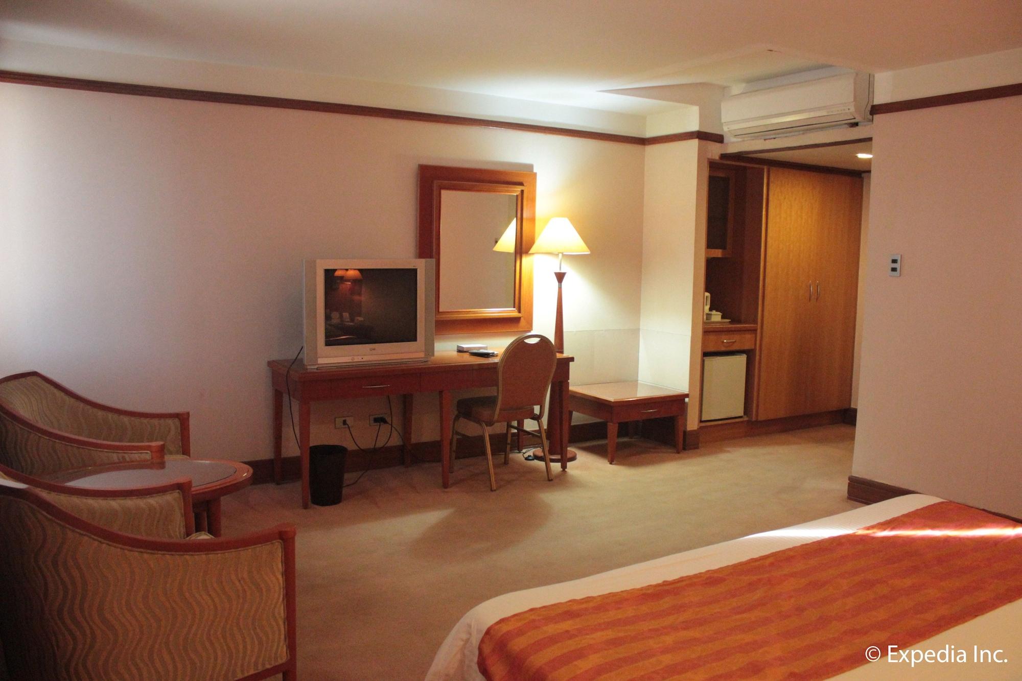 Subic International Hotel Olongapo Kültér fotó